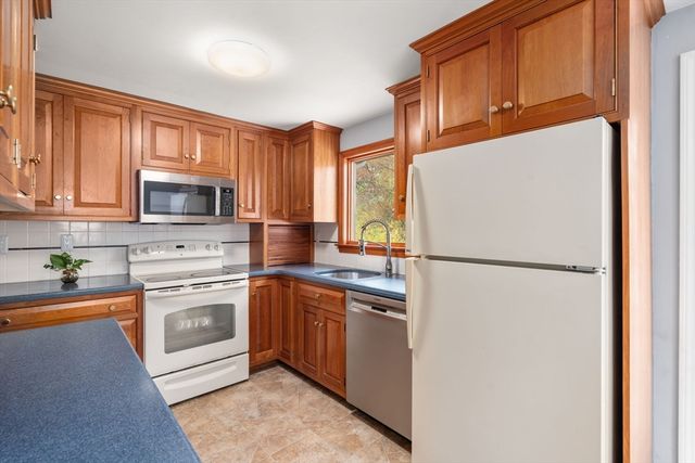 464 Middlesex Tpke, Billerica, MA 01821