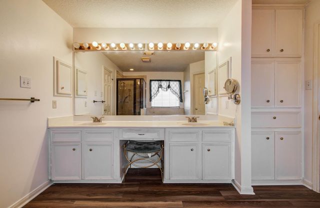 211 Squires Bend, Stafford, TX 77477