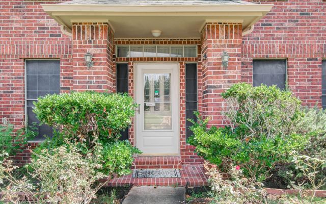 211 Squires Bend, Stafford, TX 77477