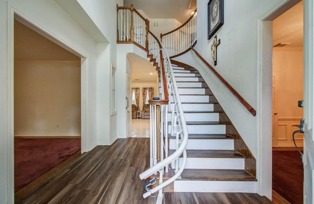 211 Squires Bend, Stafford, TX 77477