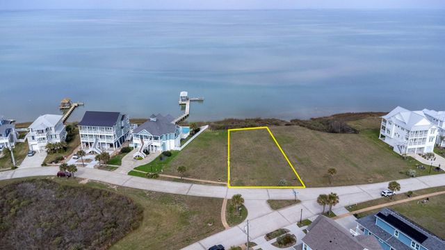 3943 Evening Primrose Drive, Galveston, TX 77554