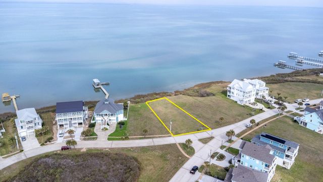 3943 Evening Primrose Drive, Galveston, TX 77554