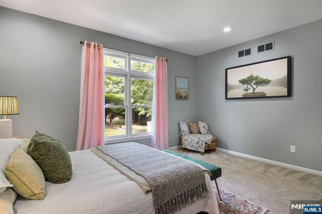 8 Clements Court C0068, Roseland, NJ 07068