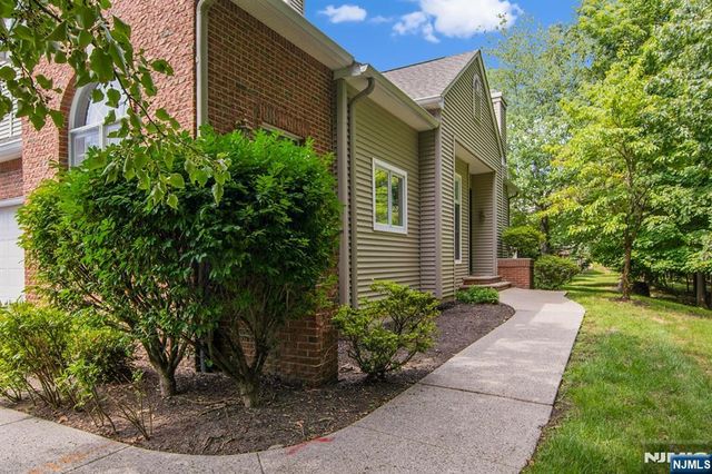 8 Clements Court C0068, Roseland, NJ 07068