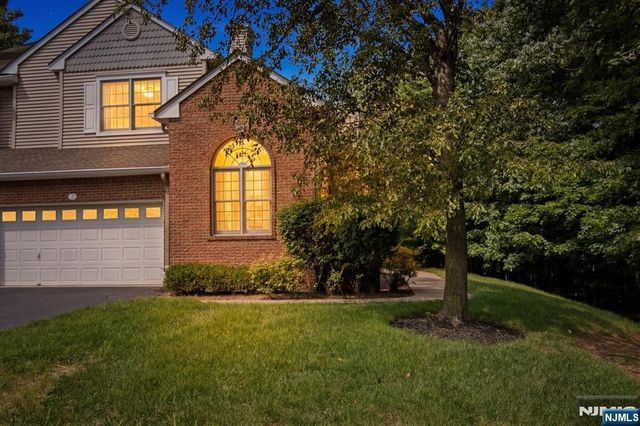 8 Clements Court C0068, Roseland, NJ 07068