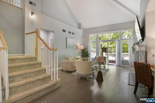 8 Clements Court C0068, Roseland, NJ 07068