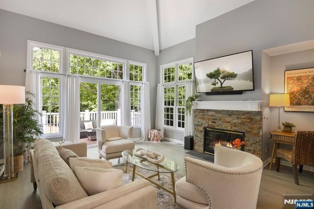 8 Clements Court C0068, Roseland, NJ 07068