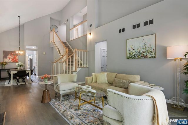 8 Clements Court C0068, Roseland, NJ 07068