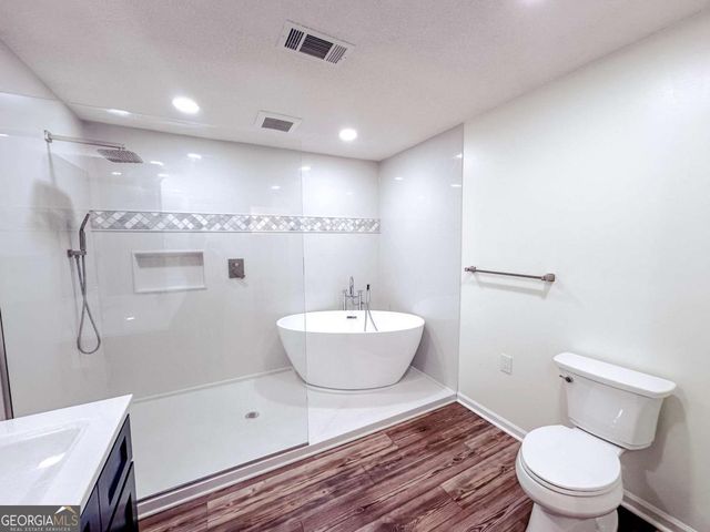 221 Collins Street, Lyons, GA 30436