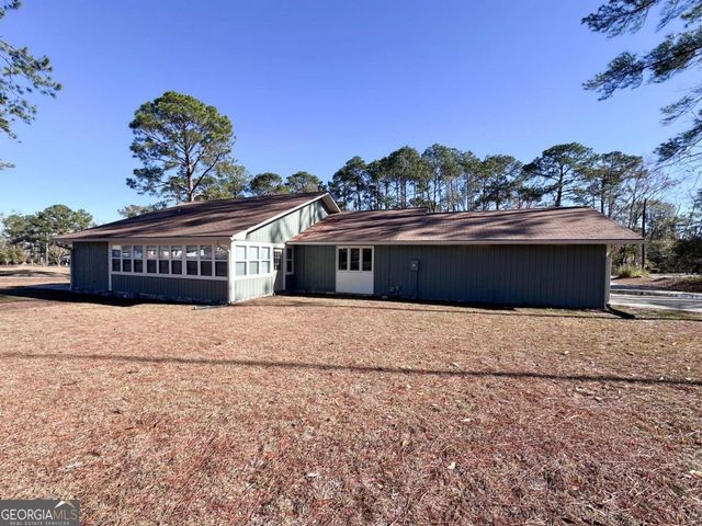 221 Collins Street, Lyons, GA 30436