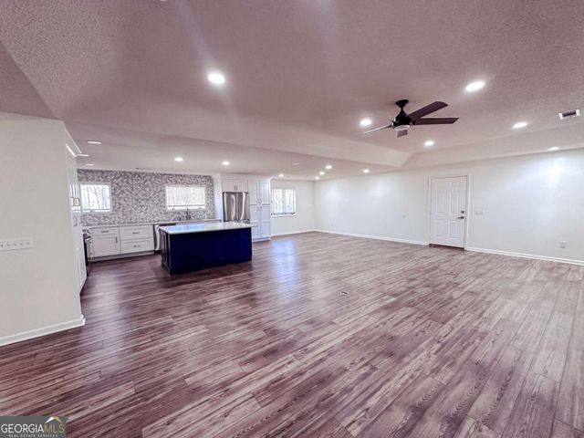 221 Collins Street, Lyons, GA 30436