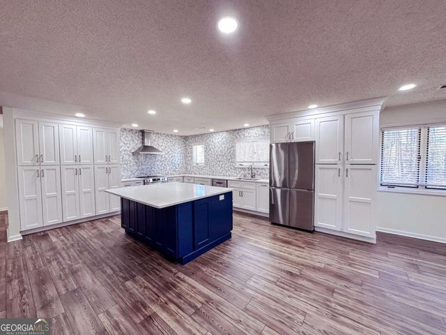 221 Collins Street, Lyons, GA 30436