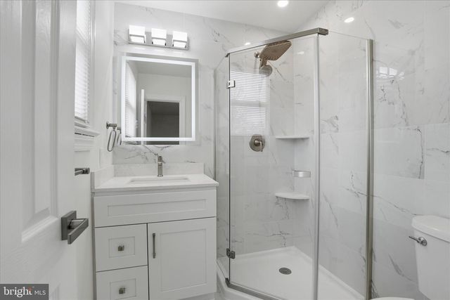 898 CRESTLINE DR, Blue Bell, PA 19422