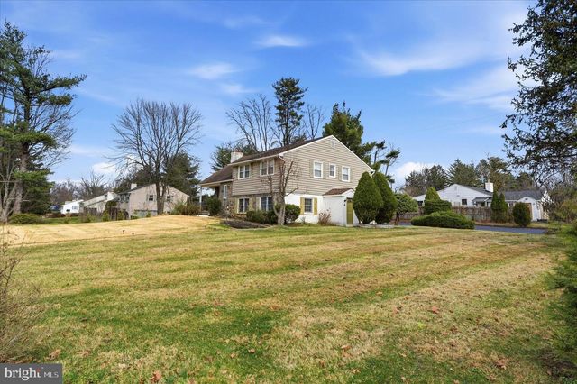 898 CRESTLINE DR, Blue Bell, PA 19422