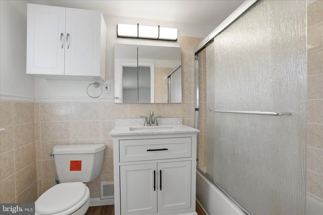 898 CRESTLINE DR, Blue Bell, PA 19422