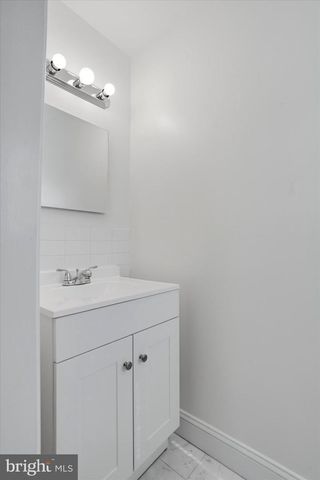 898 CRESTLINE DR, Blue Bell, PA 19422