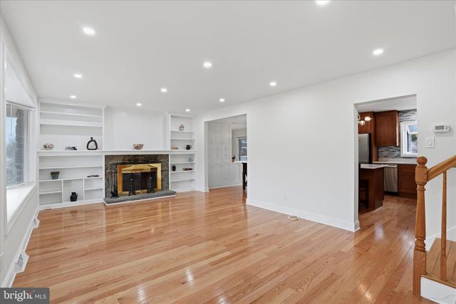 898 CRESTLINE DR, Blue Bell, PA 19422