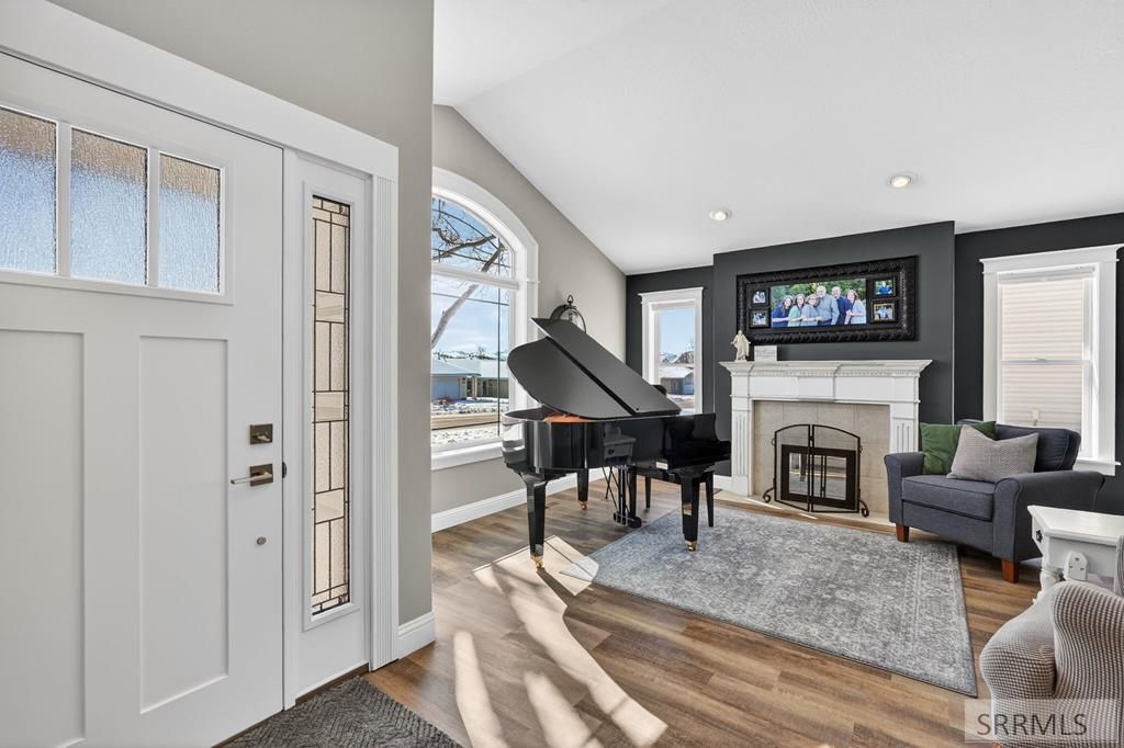 Image 3 of property listing at 1655 Bench Road, Pocatello, ID 83201