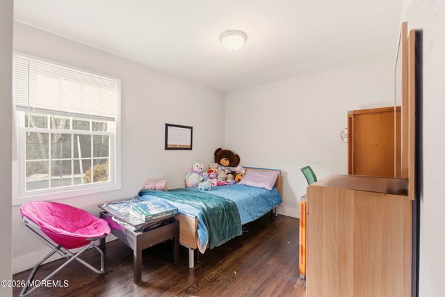 17 Bass Place, Howell, NJ 07731