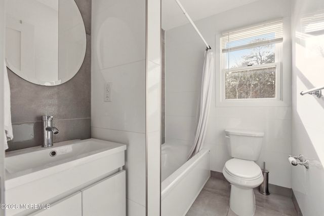 17 Bass Place, Howell, NJ 07731