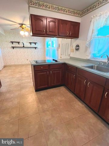 41 BARTLETT LN, Willingboro, NJ 08046