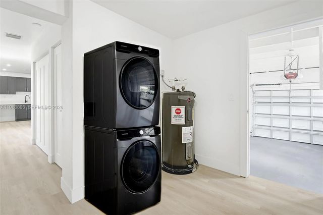 1061 NW 87th St, Miami, FL 33150