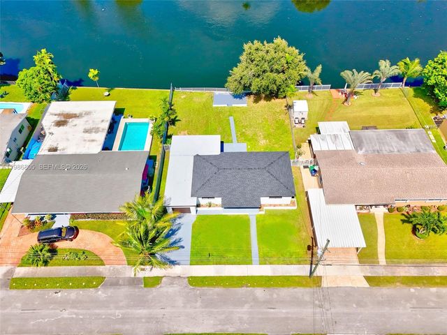 1061 NW 87th St, Miami, FL 33150