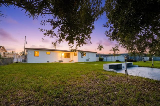 1061 NW 87th St, Miami, FL 33150