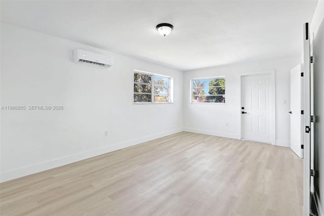 1061 NW 87th St, Miami, FL 33150