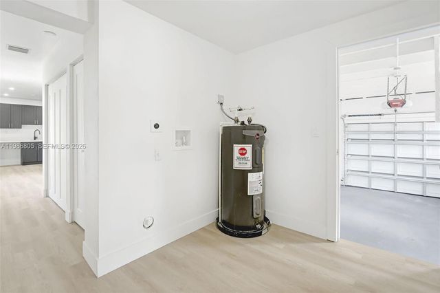 1061 NW 87th St, Miami, FL 33150