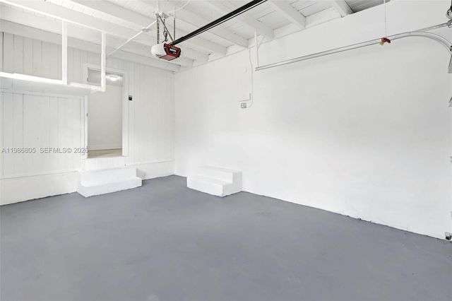 1061 NW 87th St, Miami, FL 33150