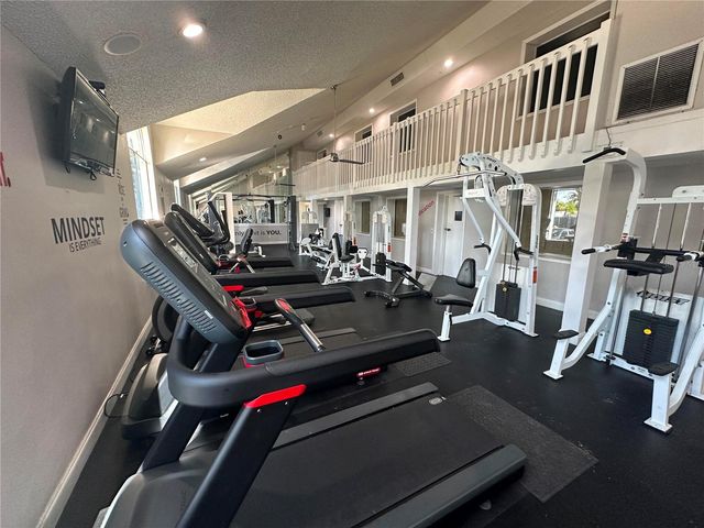 4658 COMMANDER DRIVE 834, Orlando, FL 32822