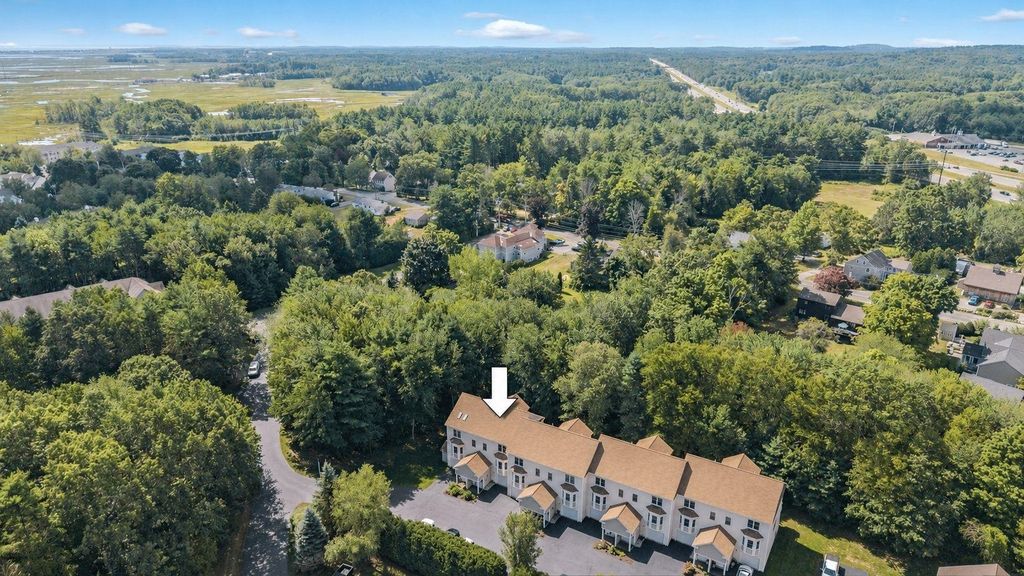 Image 2 of property listing at 243 Drakeside Rd Unit 4, Hampton, NH 03842