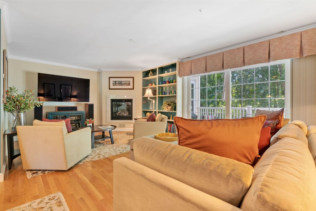 Image 11 of property listing at 243 Drakeside Rd Unit 4, Hampton, NH 03842