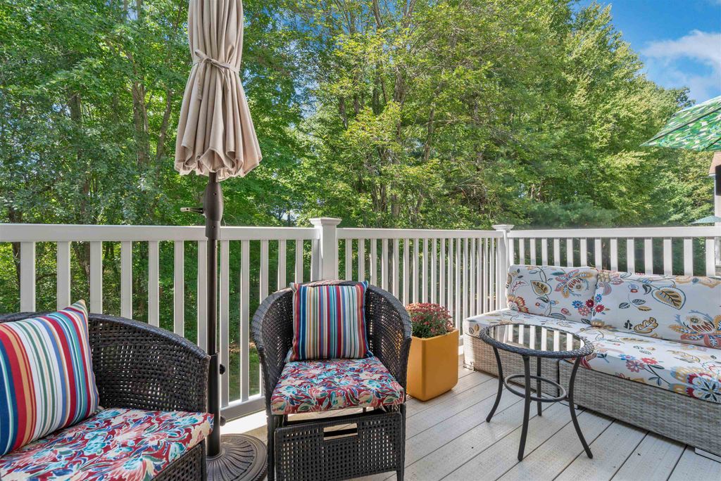 Image 13 of property listing at 243 Drakeside Rd Unit 4, Hampton, NH 03842