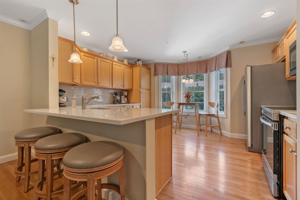 Image 14 of property listing at 243 Drakeside Rd Unit 4, Hampton, NH 03842