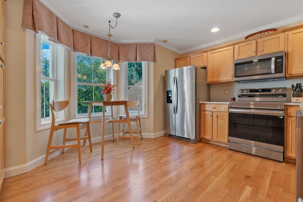 Image 15 of property listing at 243 Drakeside Rd Unit 4, Hampton, NH 03842