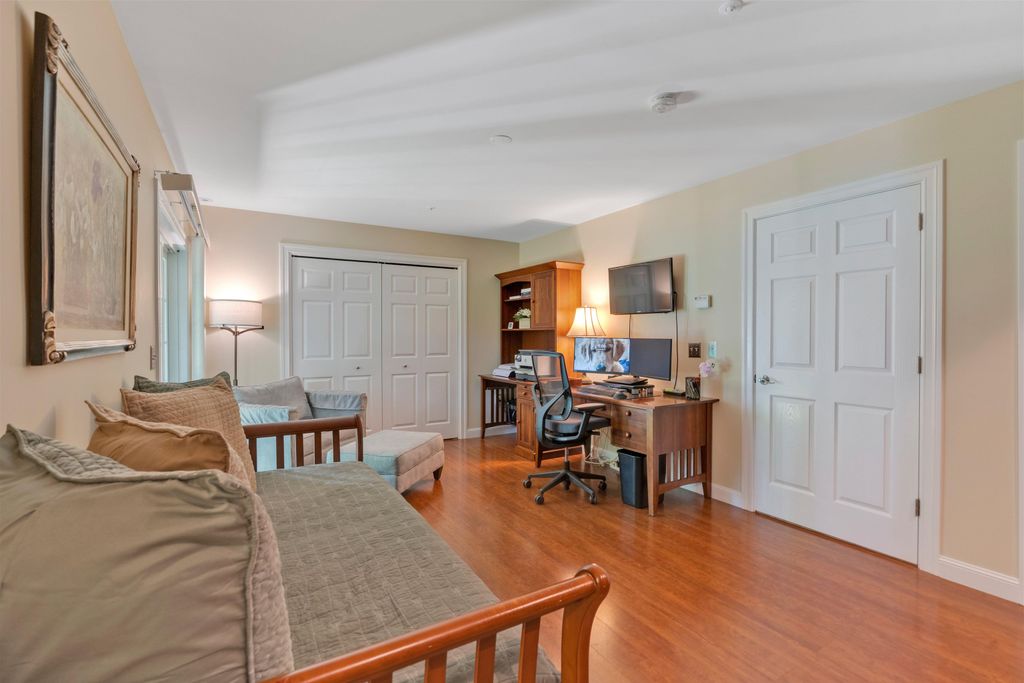 Image 6 of property listing at 243 Drakeside Rd Unit 4, Hampton, NH 03842