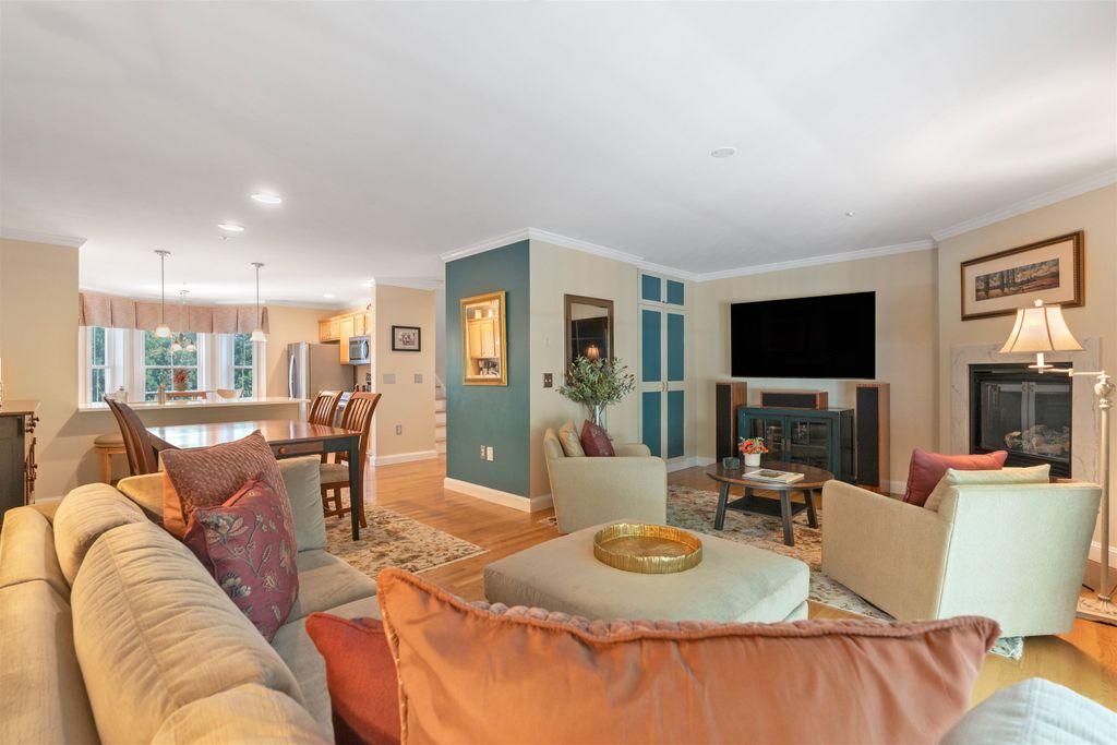 Image 10 of property listing at 243 Drakeside Rd Unit 4, Hampton, NH 03842