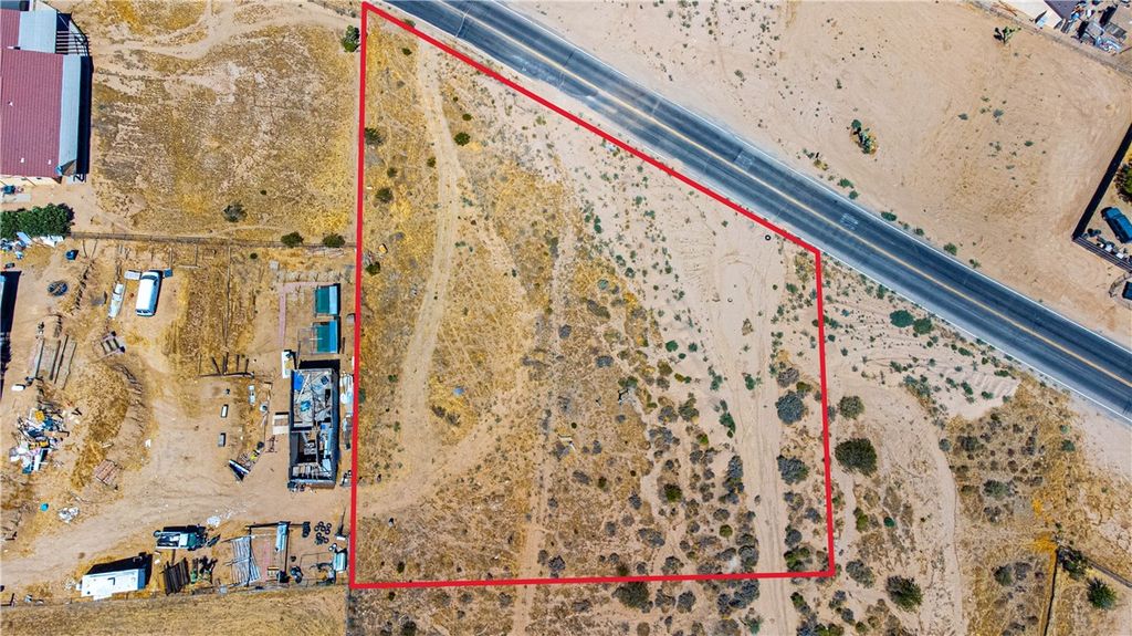 Image 10 of property listing at 10656 Choiceana, Hesperia, CA 92345