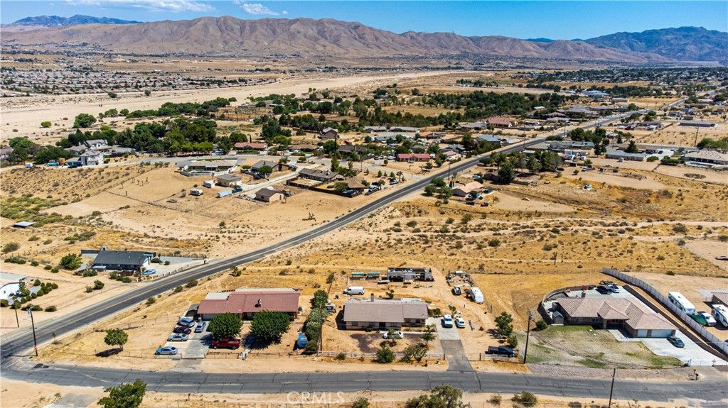 Image 11 of property listing at 10656 Choiceana, Hesperia, CA 92345