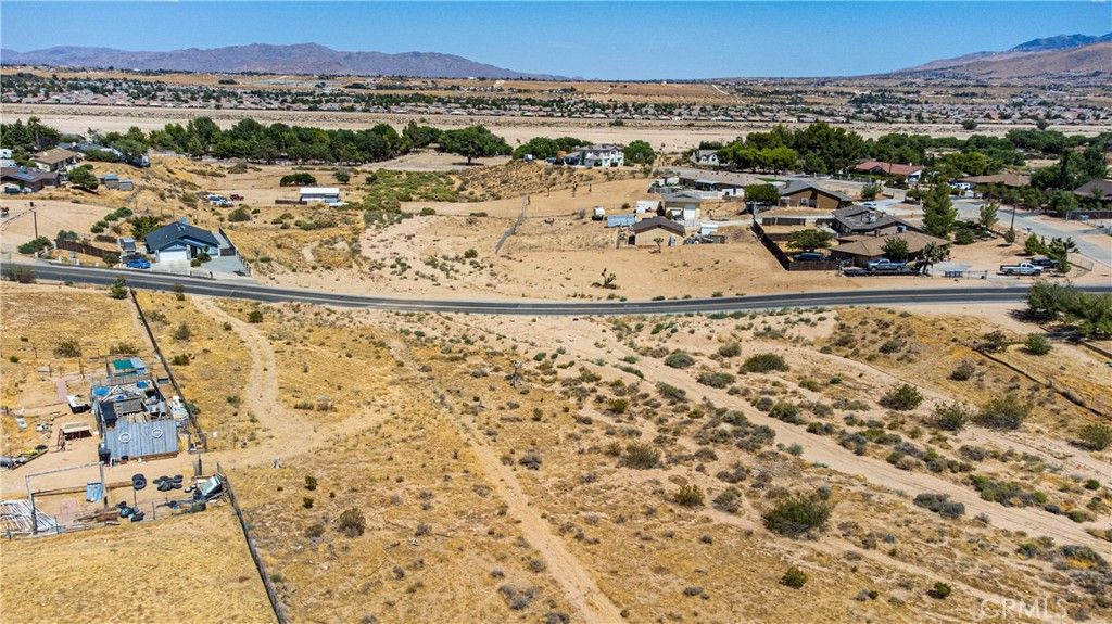 Image 13 of property listing at 10656 Choiceana, Hesperia, CA 92345