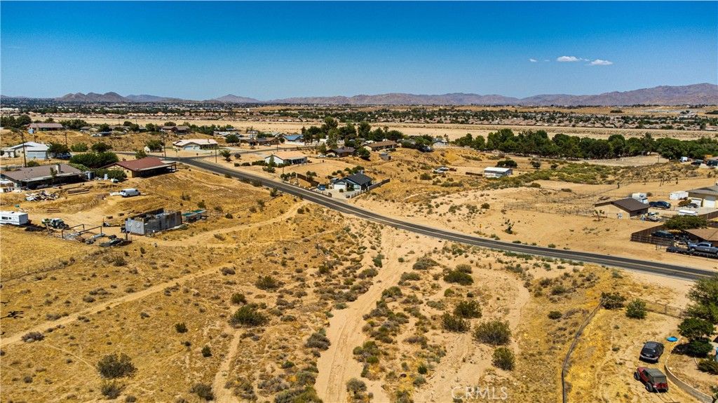 Image 16 of property listing at 10656 Choiceana, Hesperia, CA 92345
