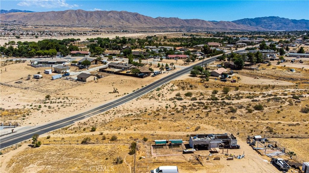Image 17 of property listing at 10656 Choiceana, Hesperia, CA 92345