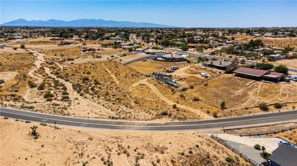 Image 19 of property listing at 10656 Choiceana, Hesperia, CA 92345