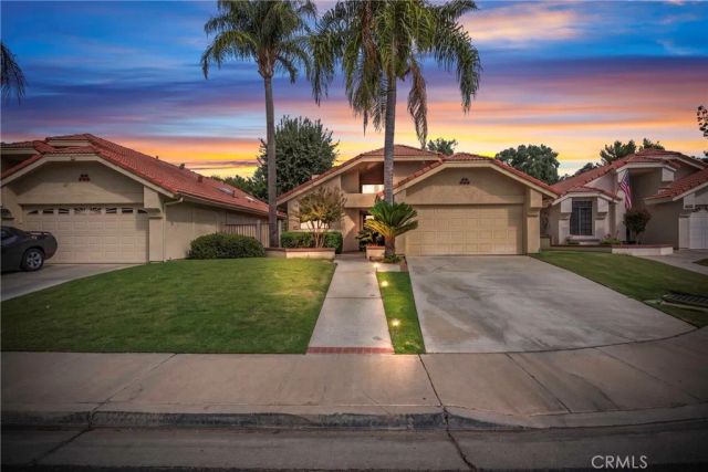 8012 Chaucer Street, Bakersfield, CA 93311