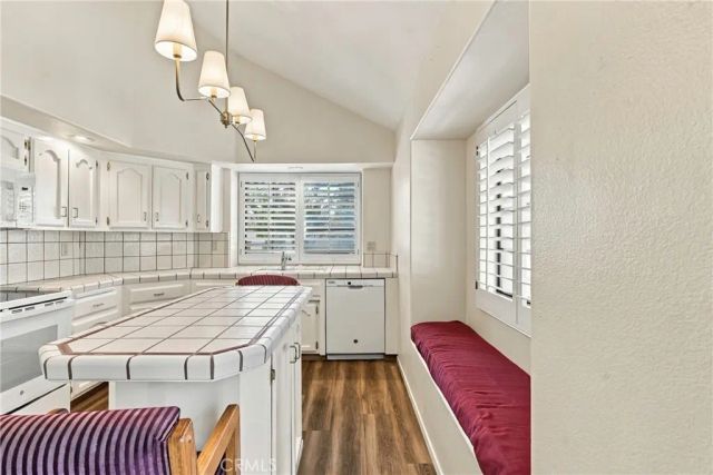 8012 Chaucer Street, Bakersfield, CA 93311