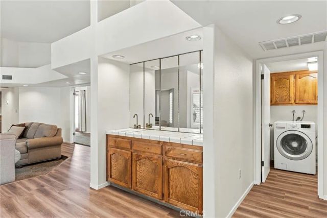 8012 Chaucer Street, Bakersfield, CA 93311