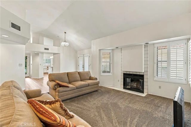 8012 Chaucer Street, Bakersfield, CA 93311