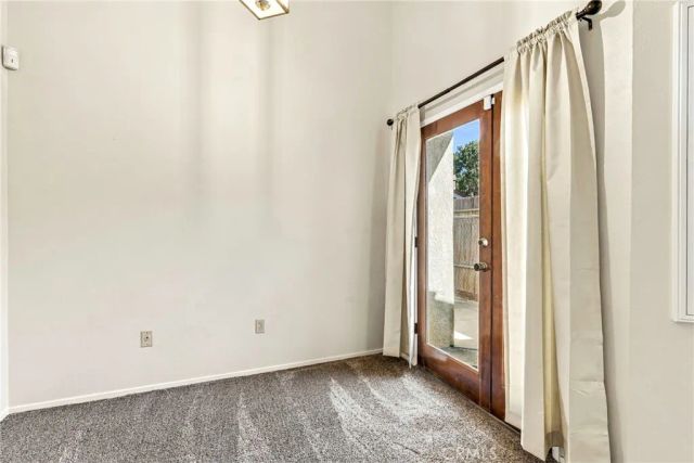 8012 Chaucer Street, Bakersfield, CA 93311